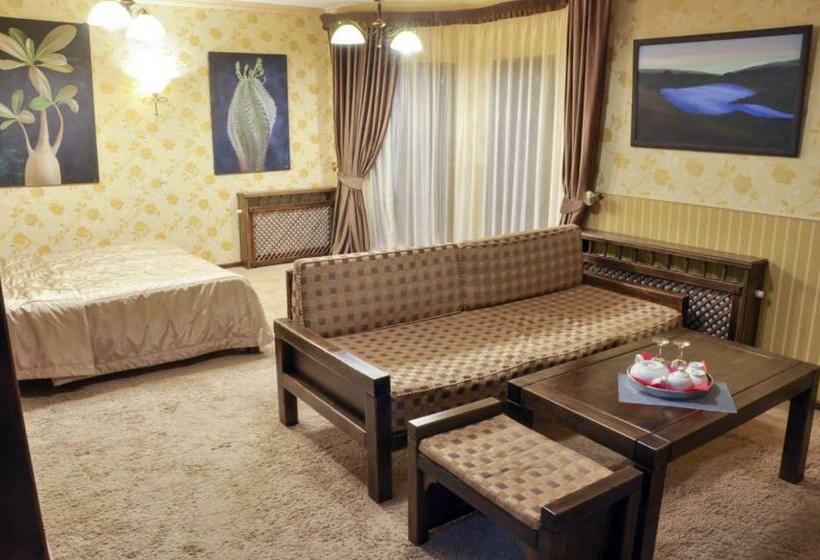 استودیوی استاندارد, Arthotel Mini