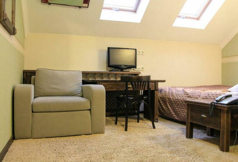 سوییت جونیور, Arthotel Mini