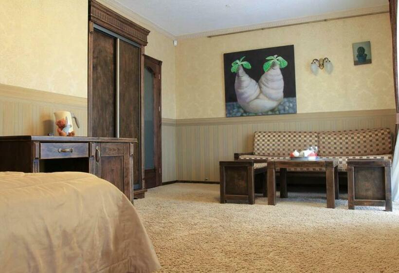 استودیوی استاندارد, Arthotel Mini