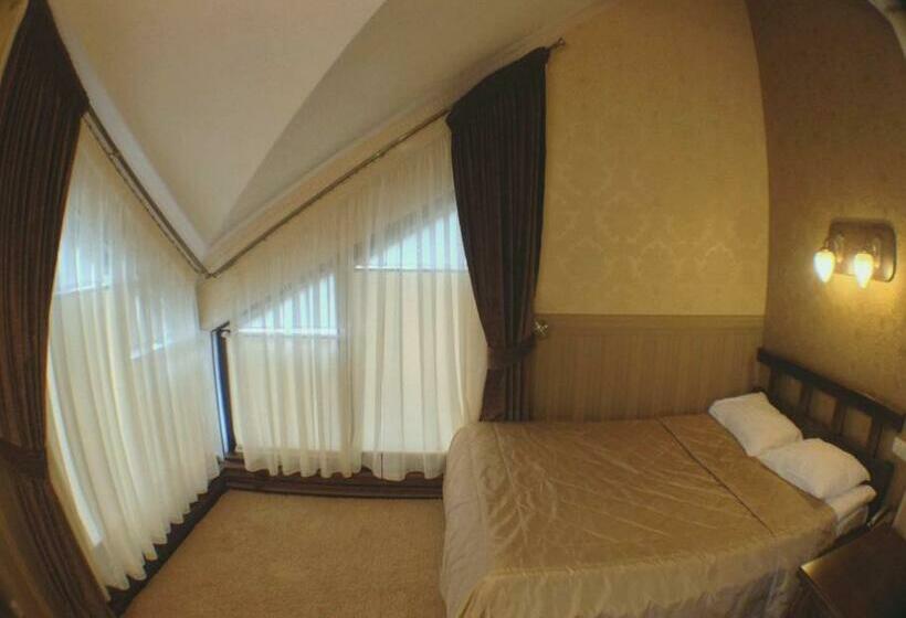 استودیوی استاندارد, Arthotel Mini