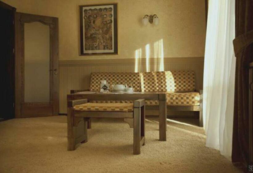 استودیوی استاندارد, Arthotel Mini