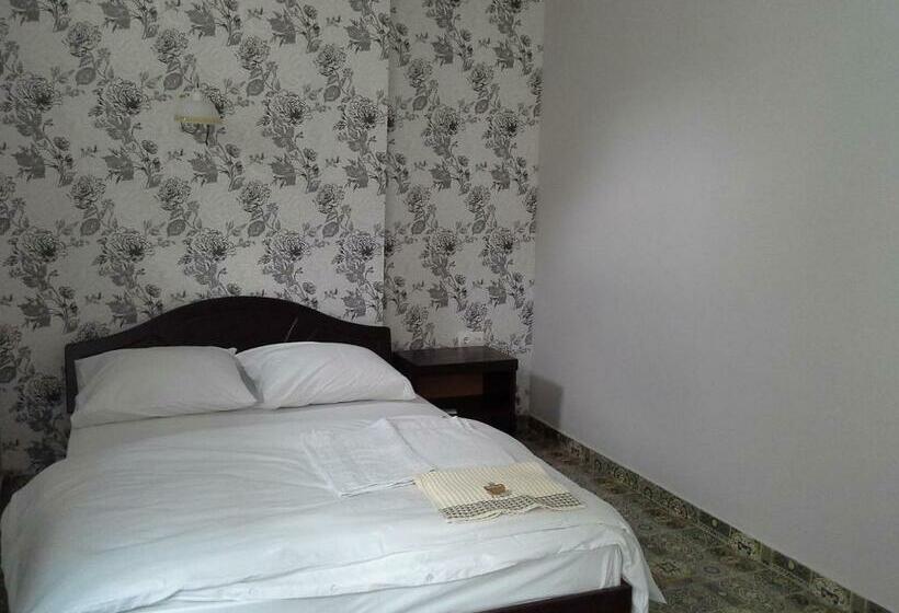 Economy Zimmer, City Club European