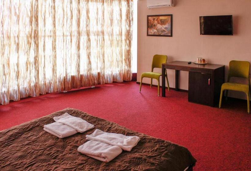 Suite, City Club European