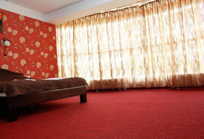 Suite, City Club European