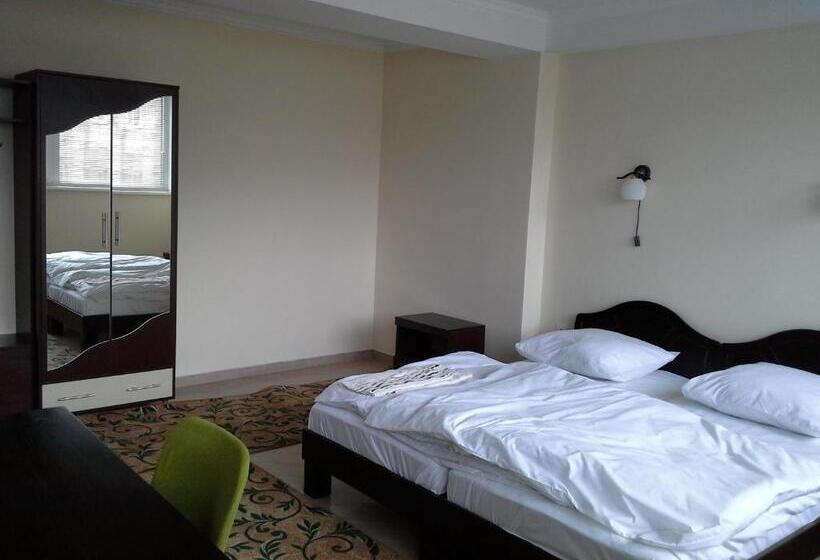 Superior Studio, City Club European