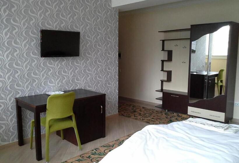 Superior Studio, City Club European