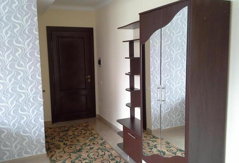 Superior Studio, City Club European