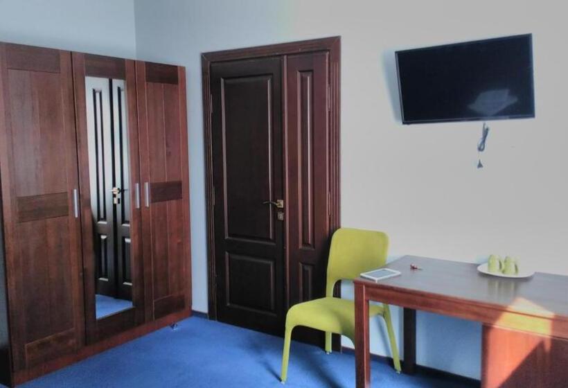 Suite mit Balkon, City Club European