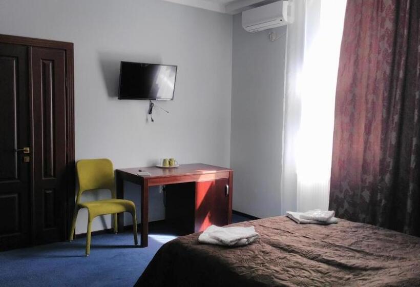 Suite mit Balkon, City Club European