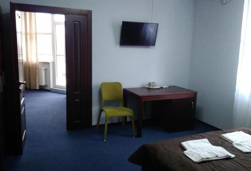 Suite mit Balkon, City Club European