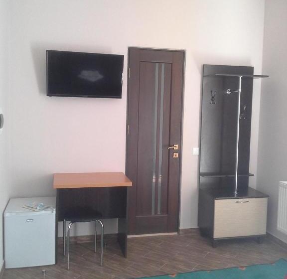 Economy Zimmer, City Club European