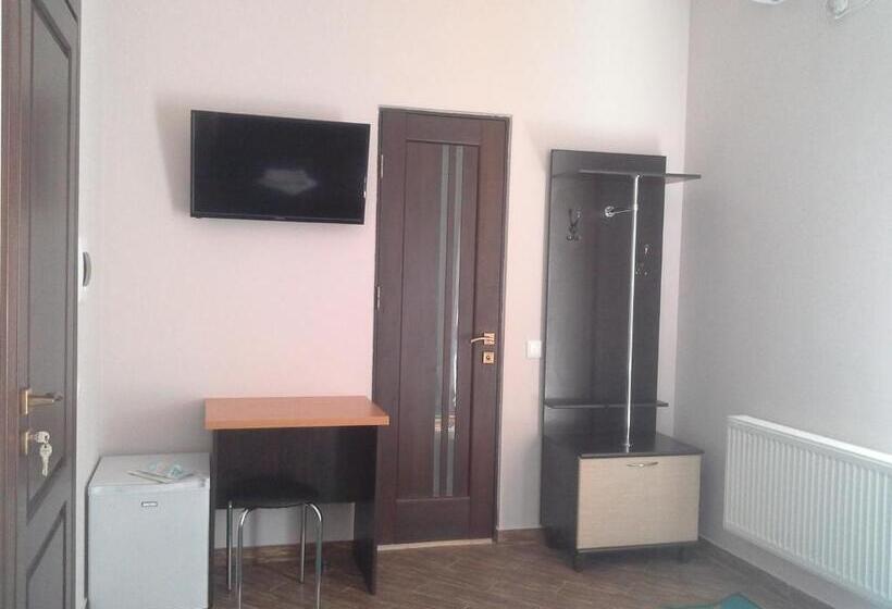 Economy Zimmer, City Club European