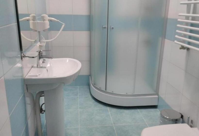 Deluxe Studio, City Club European