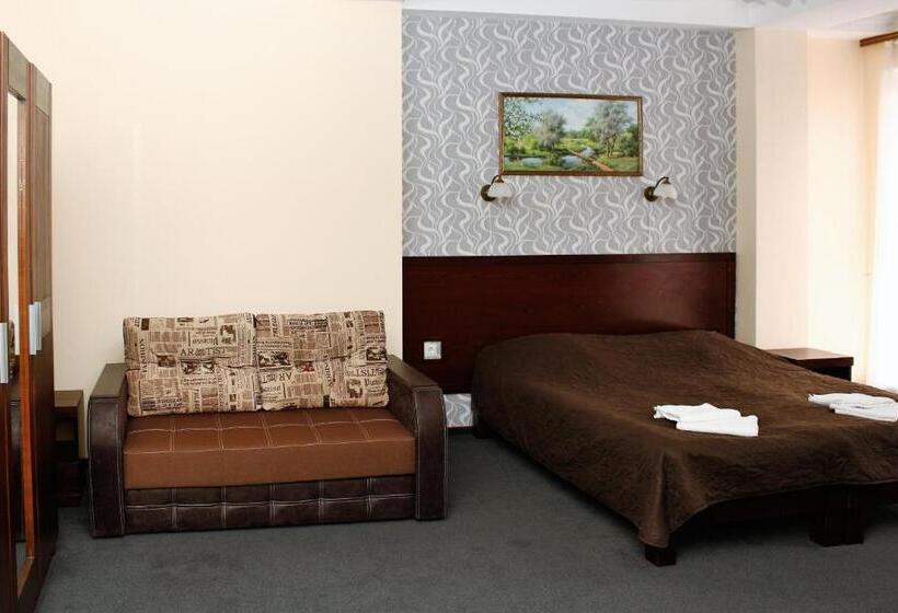 Deluxe Studio, City Club European