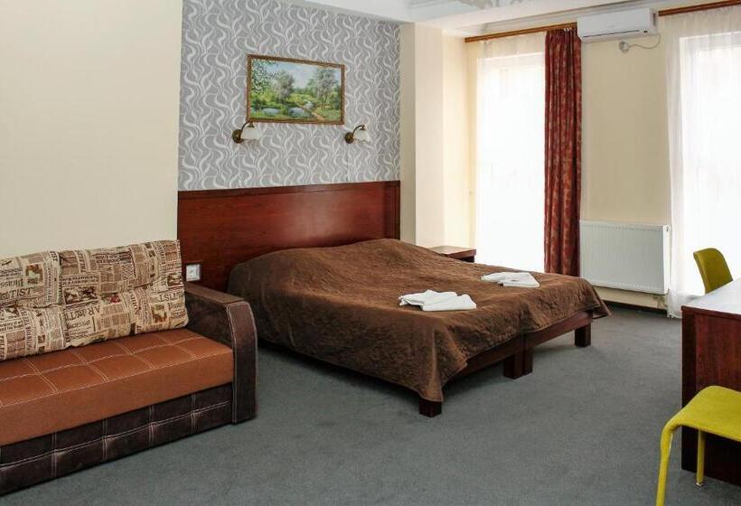 Deluxe Studio, City Club European