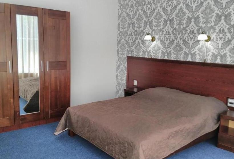 Suite, City Club European