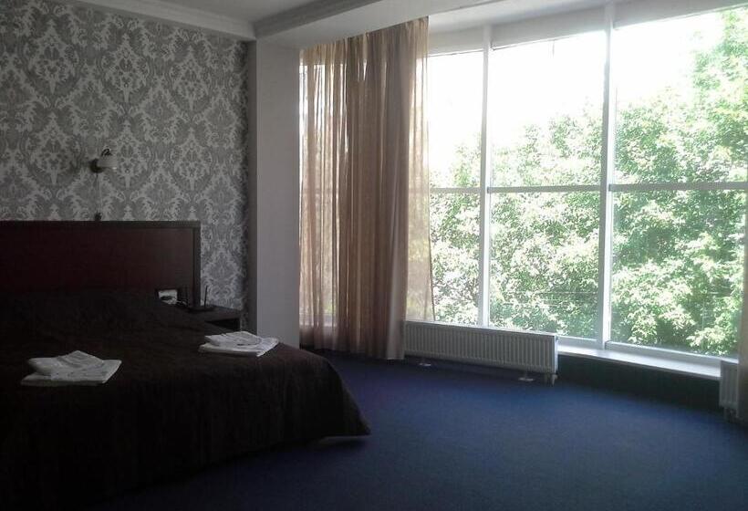 Suite, City Club European