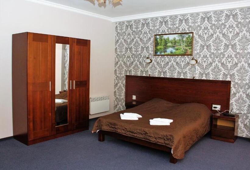 Suite, City Club European