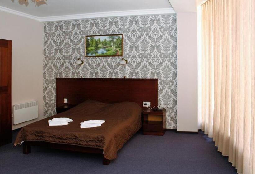 Suite, City Club European