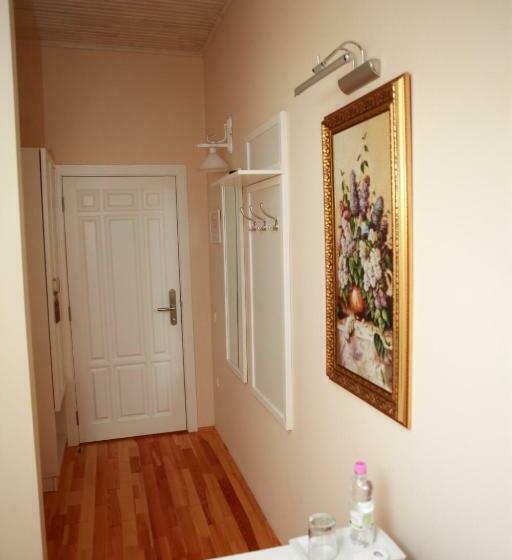 غرفة قياسية فردية, Fontush Boutique