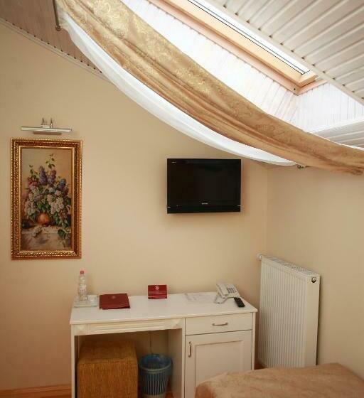 اتاق استاندارد یک نفره, Fontush Boutique