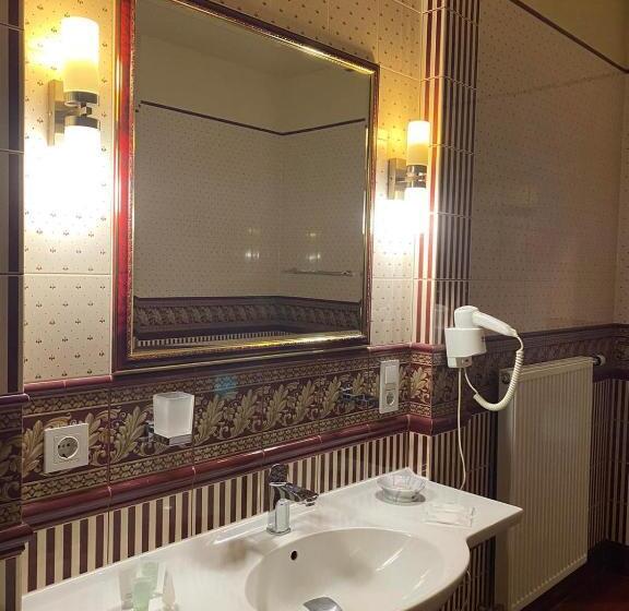 جناح مزود بجاكوزى, Fontush Boutique