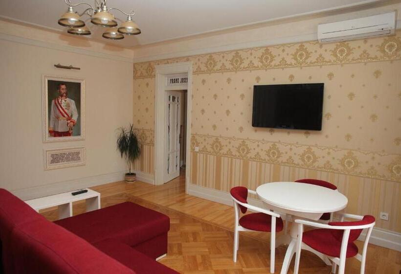 سوئیت با وان آب گرم, Fontush Boutique