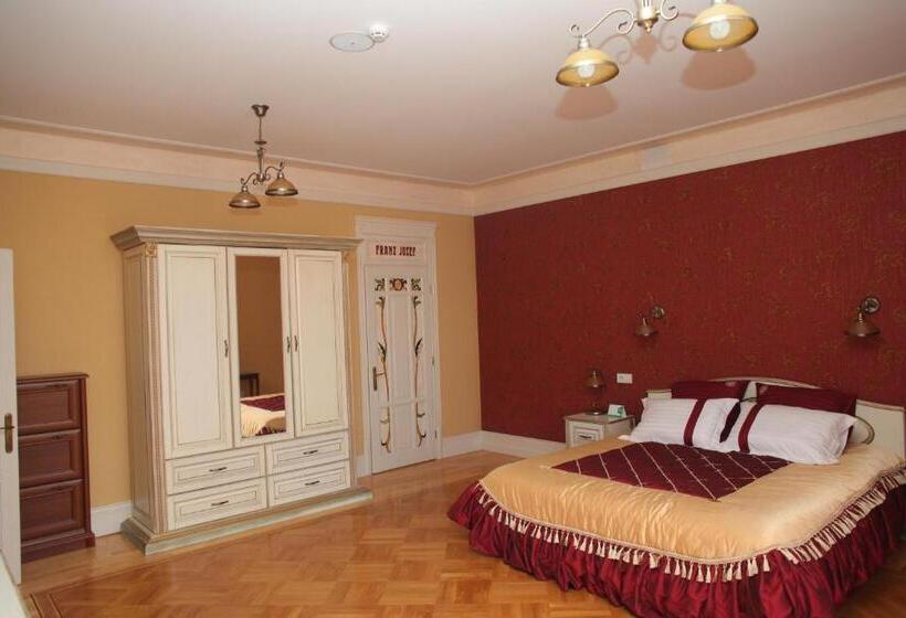 سوئیت با وان آب گرم, Fontush Boutique