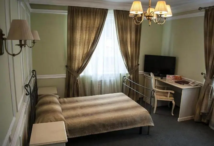 سوییت جونیور, Gostiniy Dvor