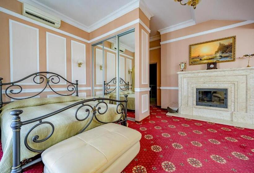 Suite, Gostiniy Dvor