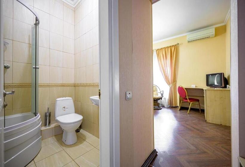 Cameră Triplă Standard, Gostiniy Dvor