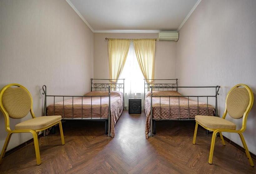 Cameră Triplă Standard, Gostiniy Dvor