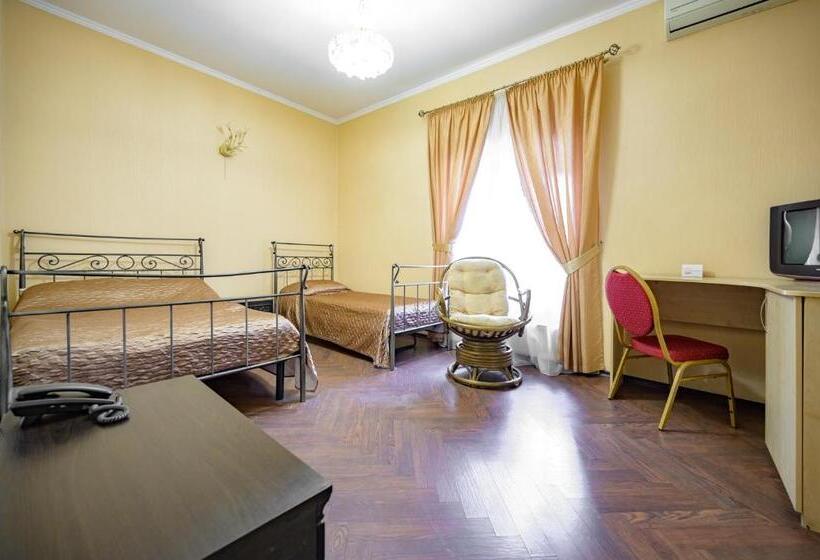 Cameră Triplă Standard, Gostiniy Dvor