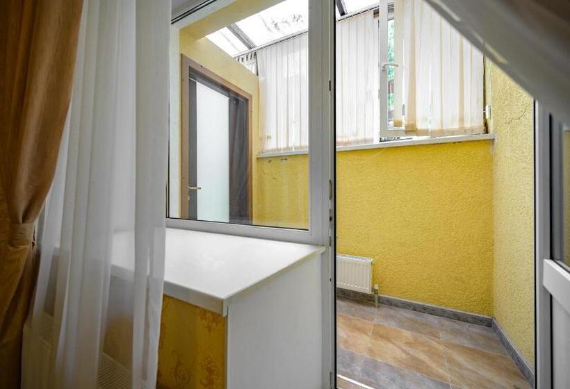 Cameră Deluxe, Gostiniy Dvor