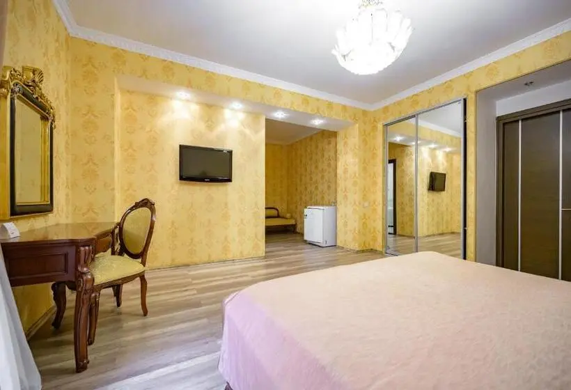 اتاق لوکس, Gostiniy Dvor