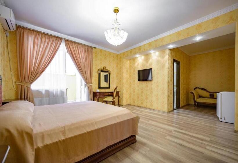 Cameră Deluxe, Gostiniy Dvor