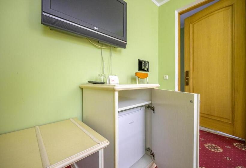 Cameră Economică, Gostiniy Dvor