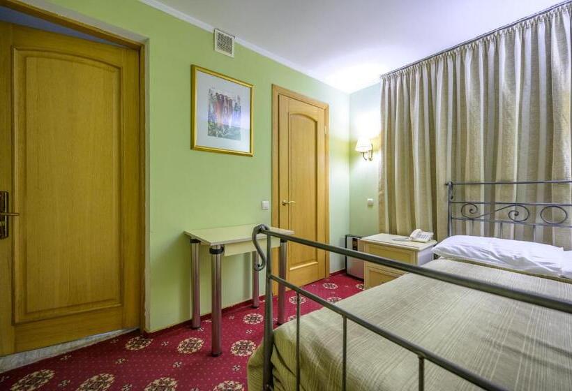 Cameră Economică, Gostiniy Dvor