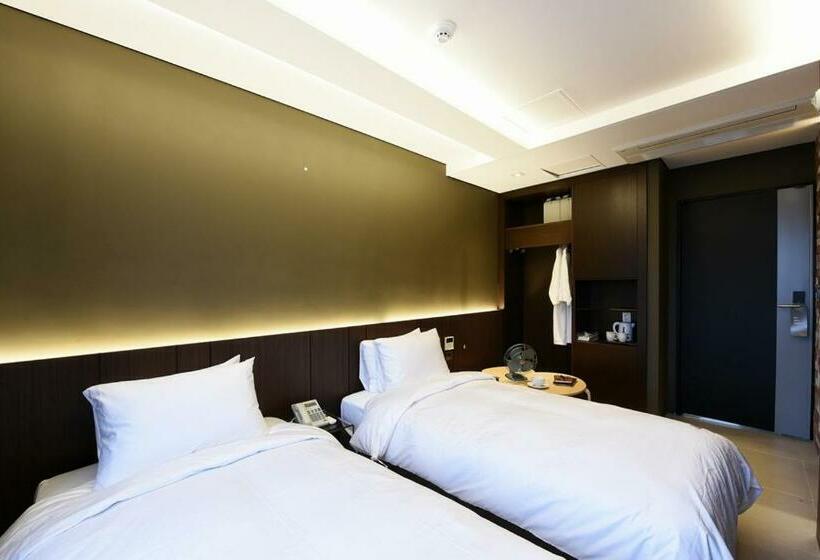 Номер Стандарт, Infini