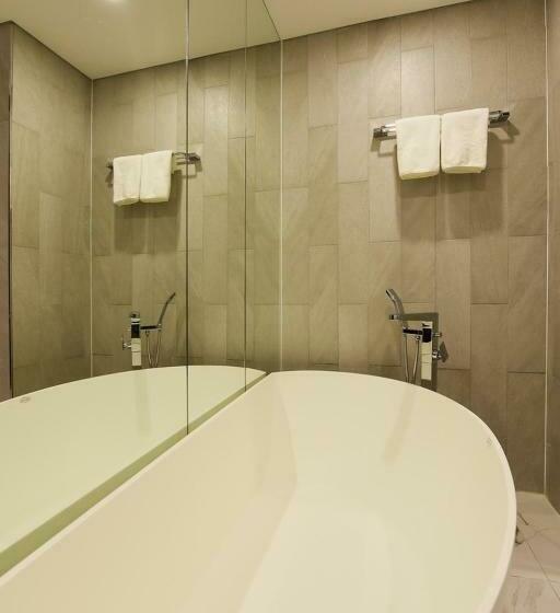 Номер Superior, Infini