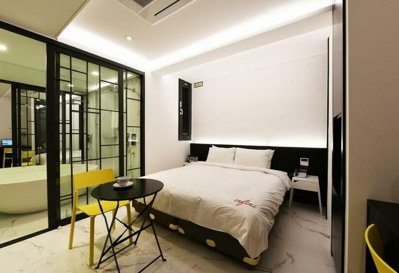 Номер Superior, Infini