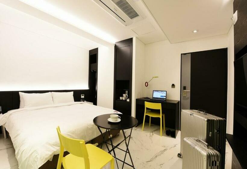 Номер Superior, Infini