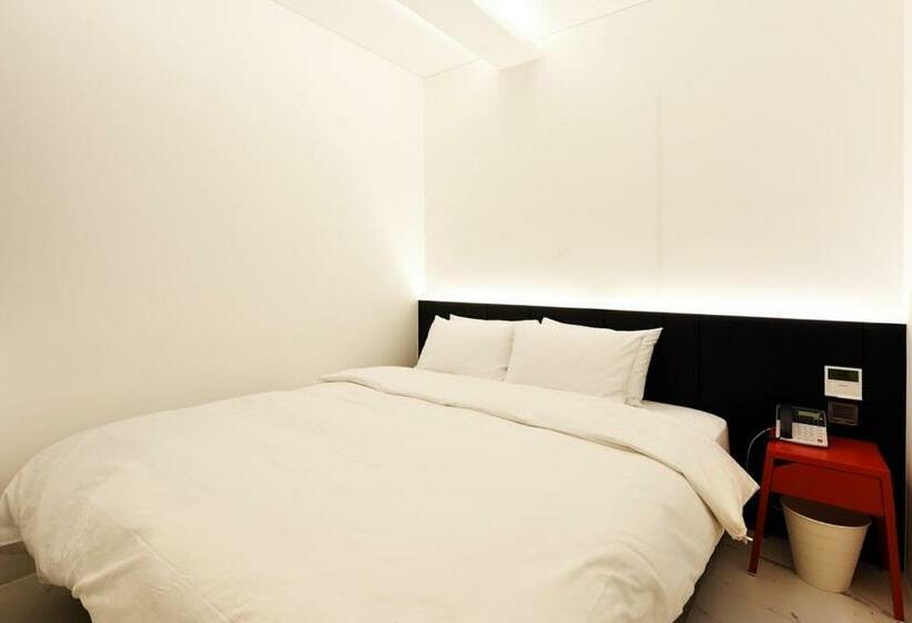 Номер Superior, Infini