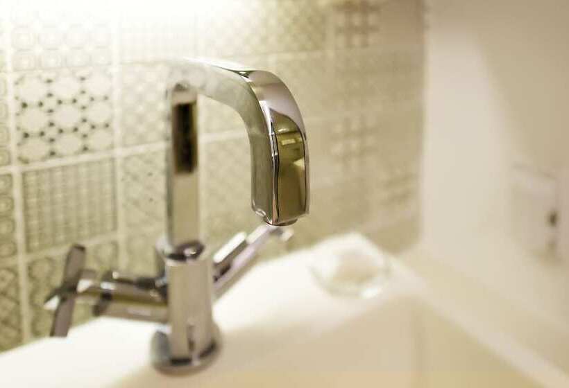 Номер Superior, Infini