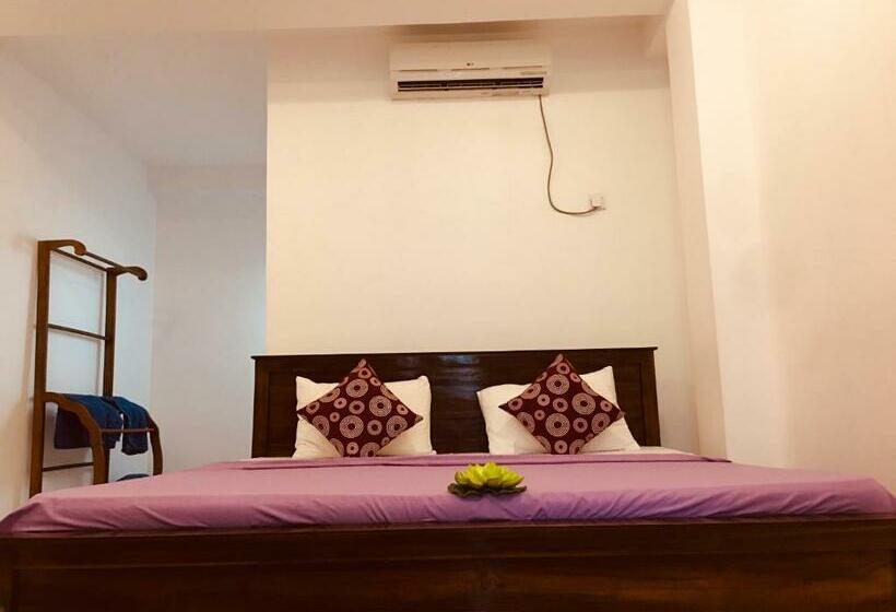 Номер Superior Кровать Кинг, Iresort