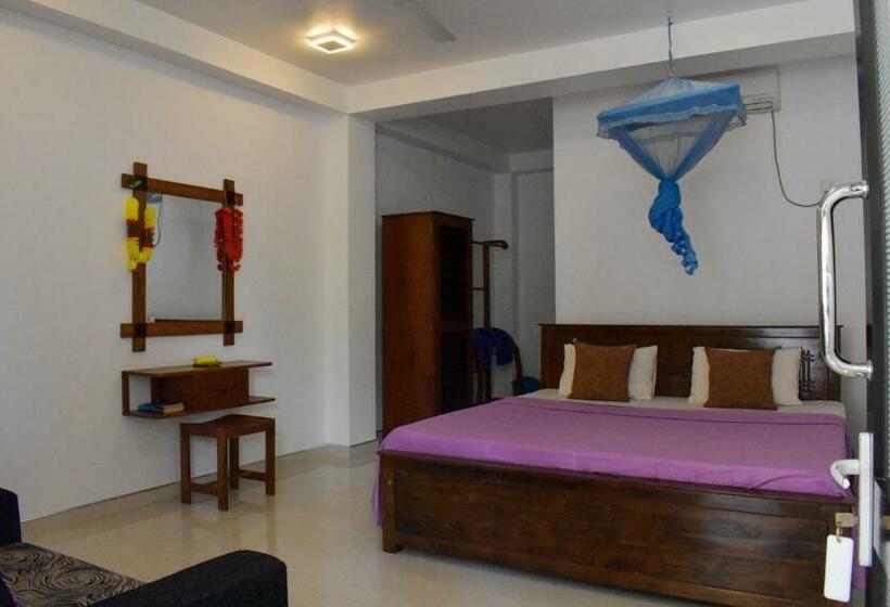 Номер Superior Кровать Кинг, Iresort