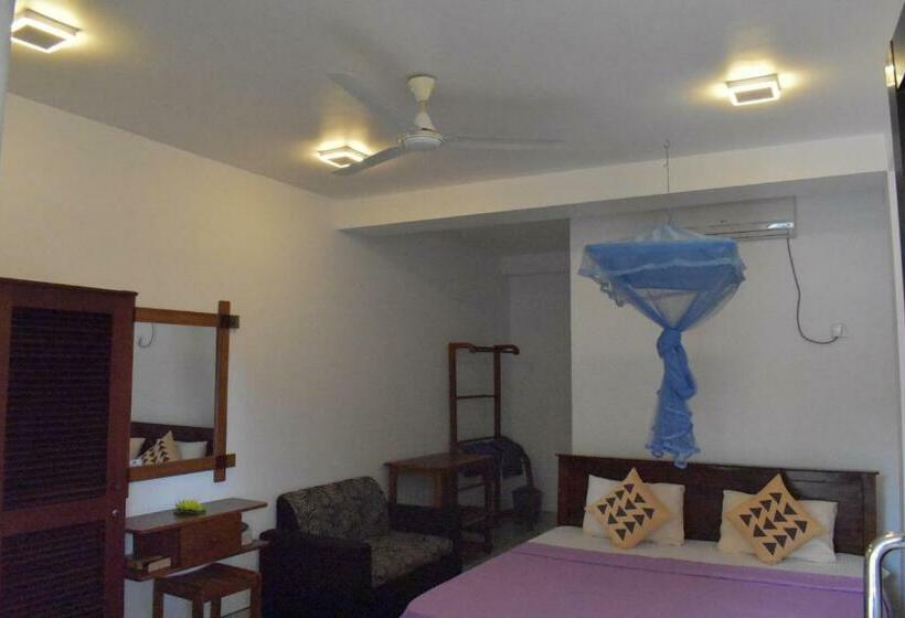 Номер Superior Кровать Кинг, Iresort