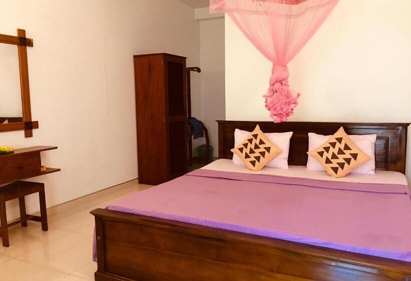 Номер Стандарт Трехместный, Iresort