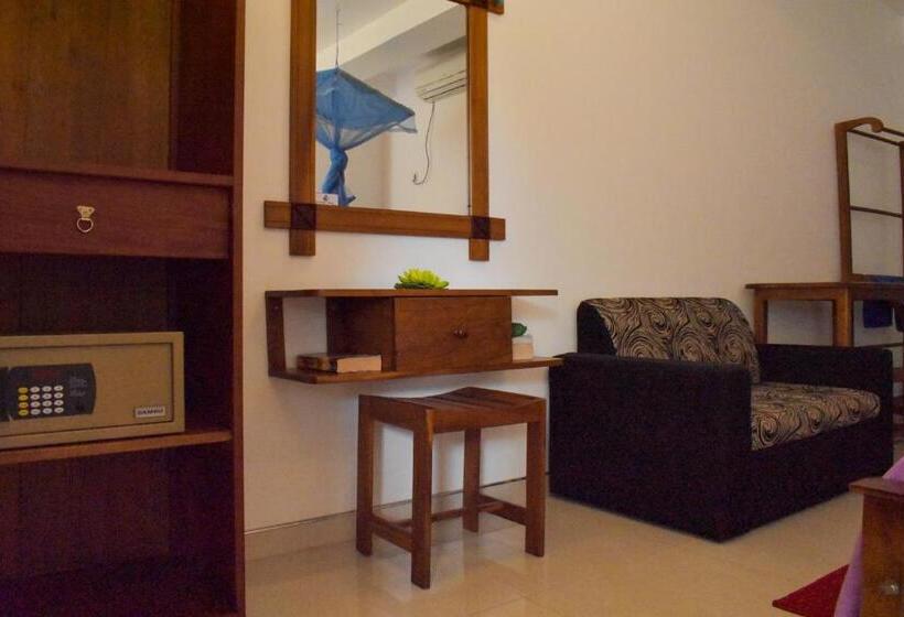 Номер Стандарт Трехместный, Iresort