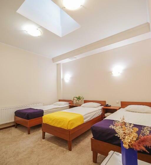 اتاق کلاسیک سه تخته, Kapu$ta